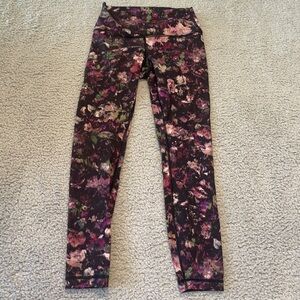 Lululemon Wunder Under High-Rise Tight 25" *Full-On Luxtreme floral size 6